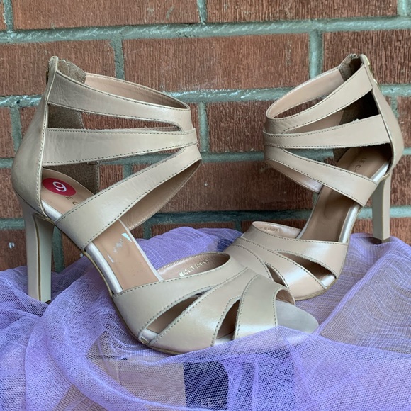 NIB 💯LEATHER Strappy Heel Sandals - Picture 2 of 4